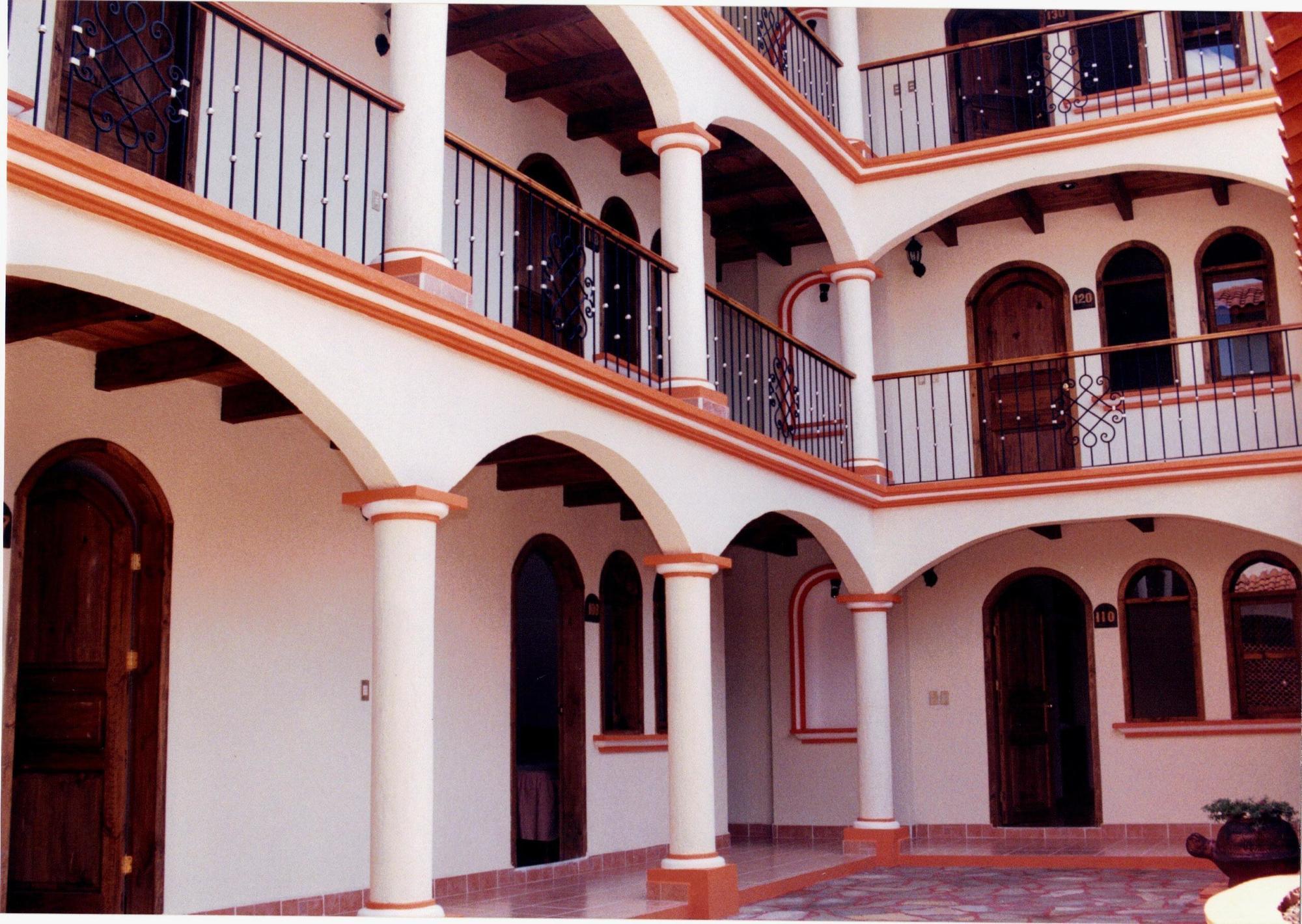Hotel Villa Real II San Cristóbal de Las Casas Buitenkant foto